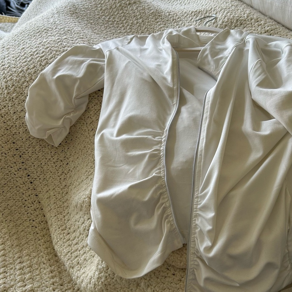 White zip up mandarin collar stretchy shirt